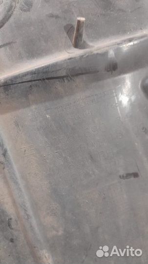 Подкрылок передний правый Mercedes W205 C Class С