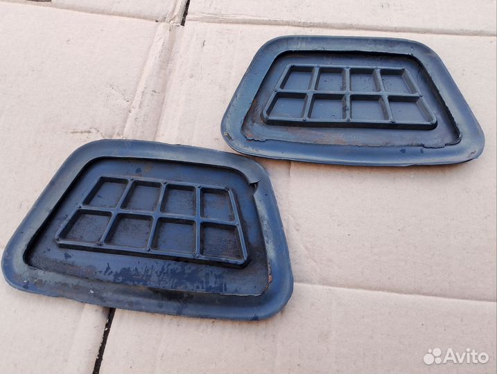 Накладки на бензобак, нигрипсы мотоцикла иж3, иж4