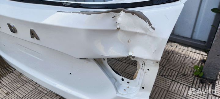 Крышка багажника Лада Веста SW