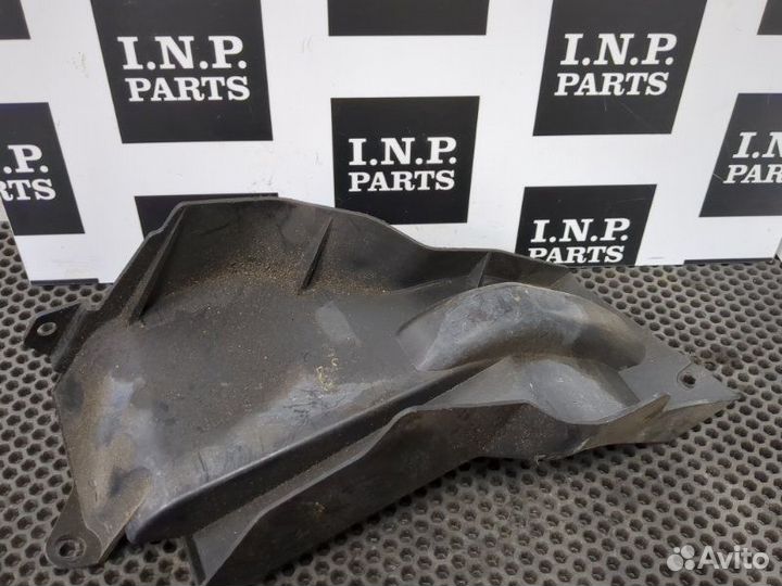 Дефлектор радиатора левый Mazda 2 Dy 2003-2007