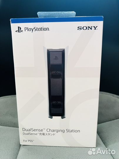 Док станция для зарядки геймпадов PS4/PS5