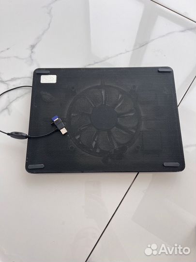 Подставка с охлаждением для ноутбука