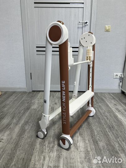 Детский стульчик для кормления Happy Baby Berny v2