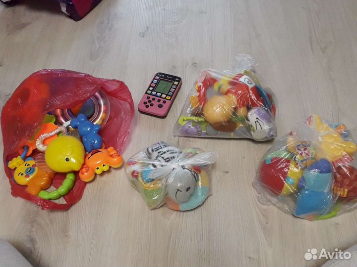 Игрушки развивашки погремушки растяжки грызунки