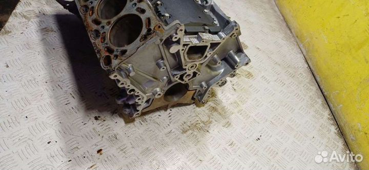Блок цилиндров BMW 7 E38 1995