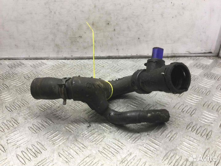 Фланец (тройник) системы охлаждения Audi A6 4z7121