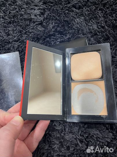 Футляр от пудры Shiseido