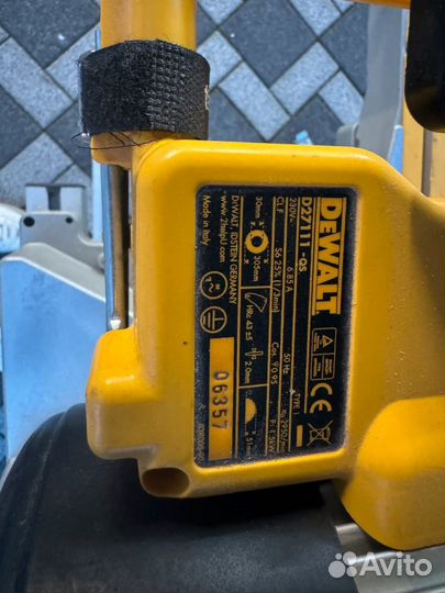 Торцовочная пила dewalt D27111-QS 260мм