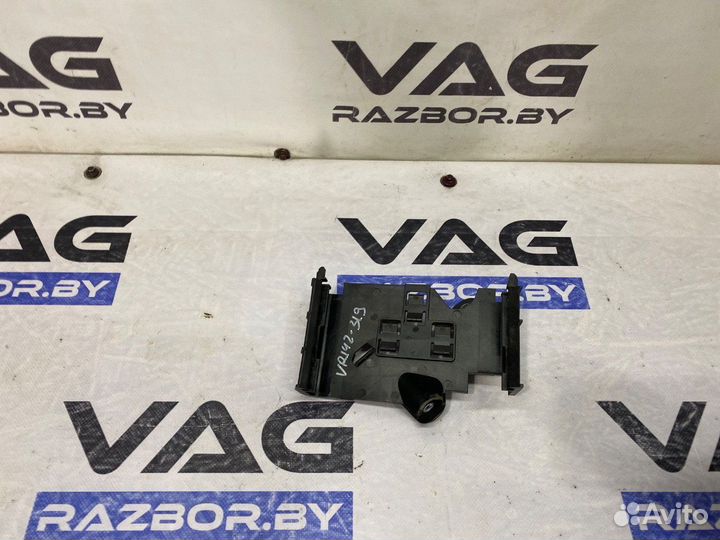 Volkswagen Passat B82015 5Q0906507DVR142-319