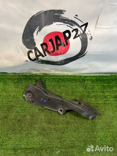 Пыльник крыла передний правый Nissan Serena GFC27