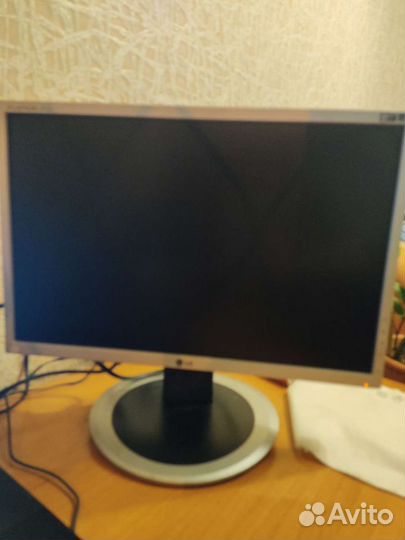 Монитор LG 19