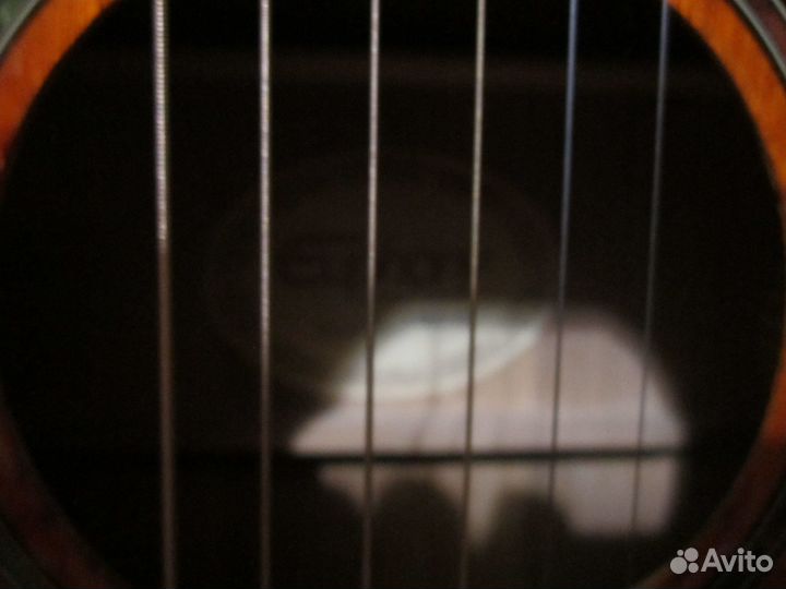 Гитару Euphony и комбоусилитель SXga-1065