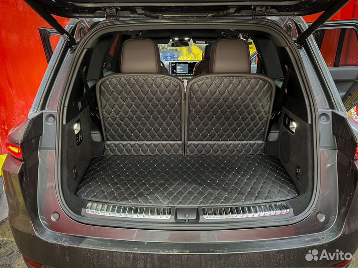 Автомобильный коврик из экокожи