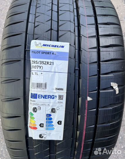 Michelin Pilot Sport 4 S 295/35 R21 107Y