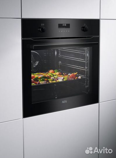 Духовой шкаф электрический AEG BCE558370B