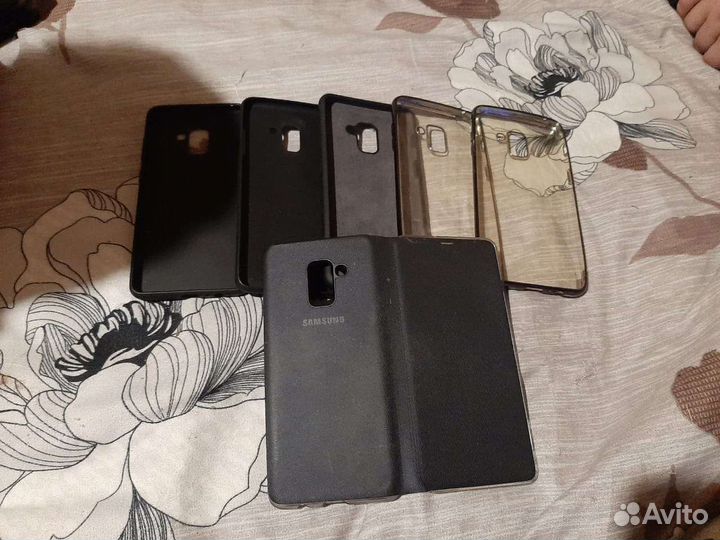 Чехлы на телефон