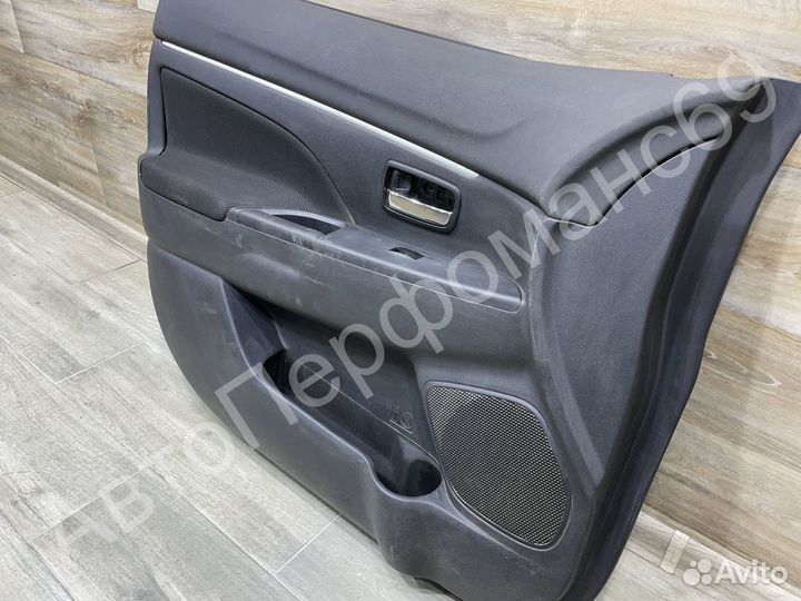 Обшивка двери передняя задняя левая Mitsubishi ASX