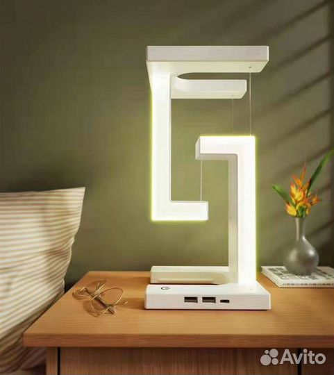 Беспроводная зарядка, светильник