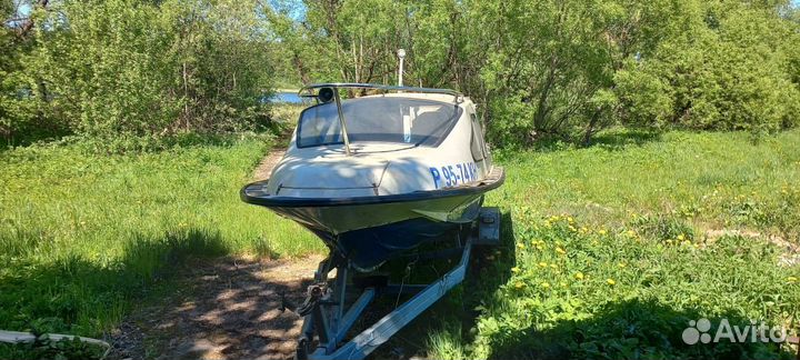 Лодка Казанка 5М4 с каютой, мотором, прицепом