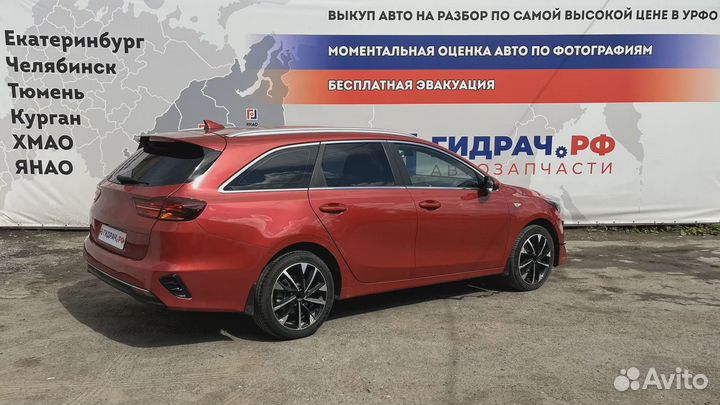 Молдинг крыши правый Kia Ceed (CD)