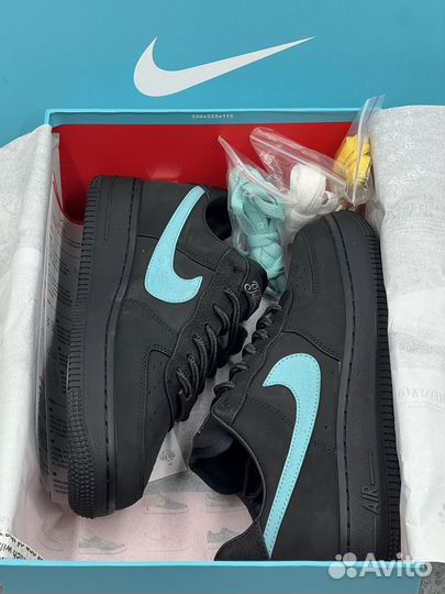 Nike Air Force 1 Low 1837 x Co & Tiffany