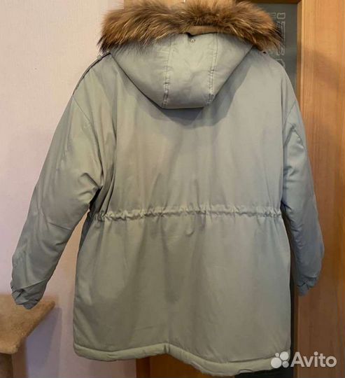 Парка с натуральным мехом 44