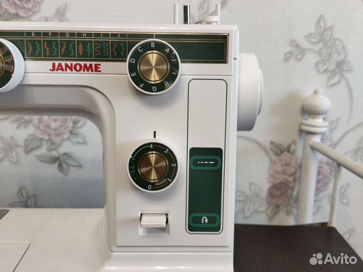 Швейная машина Janome бу
