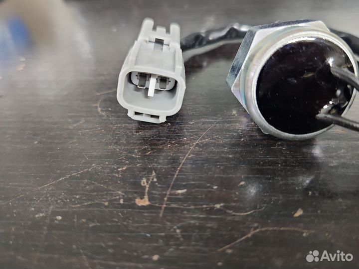 Датчик заднего хода Toyota