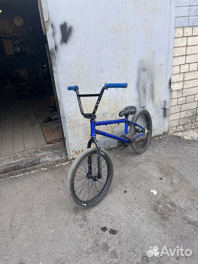 Трюковой велосипед BMX