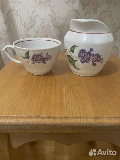Чашка и молочник
