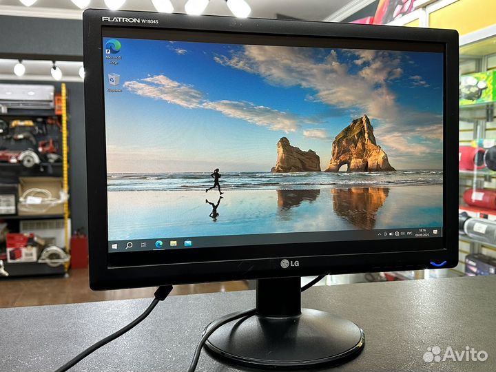 ЖК Монитор LG 19