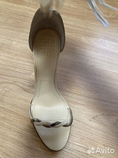 Босоножк Givenchy