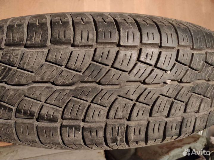 Bridgestone Dueler H/T 205/70 R15