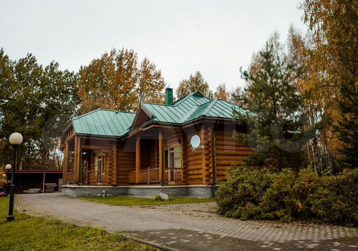 Коттедж 240 м² на участке 12 га