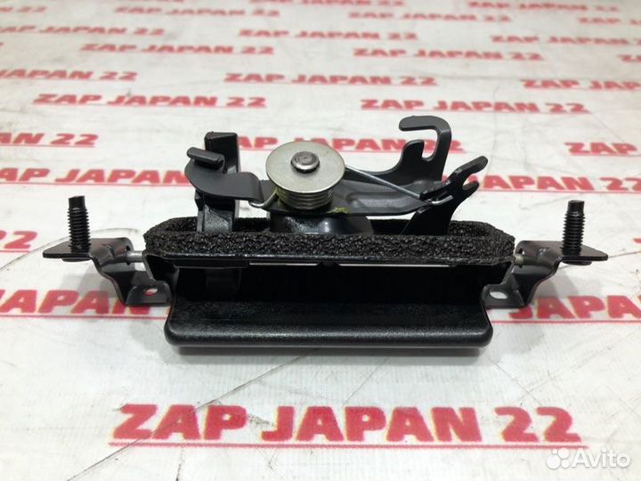 Ручка двери багажника Toyota Estima