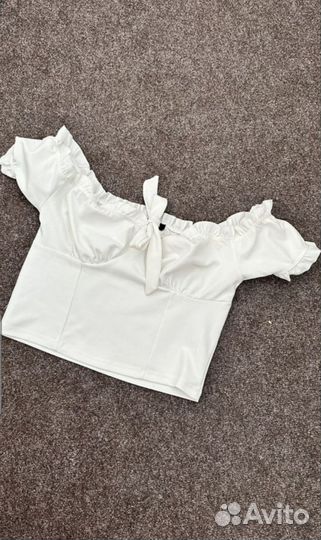 Топ с открытыми плечами