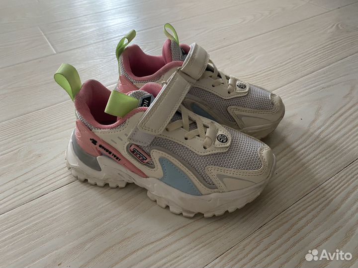 Кроссовки для девочки 29