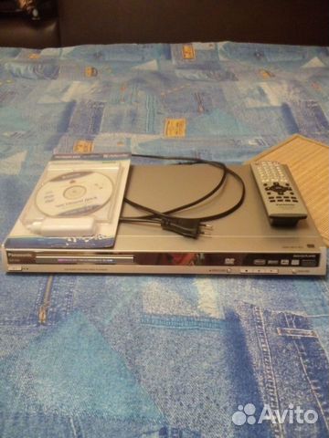 DVD проигрыватель. Отлично работает. Есть диски