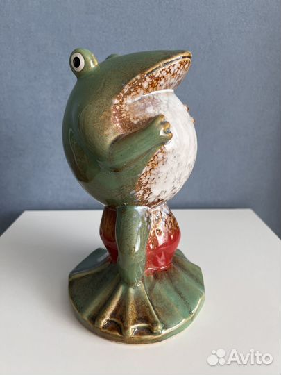 Статуэтка лягушка