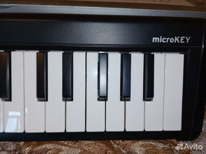 Midi клавиатура Korg