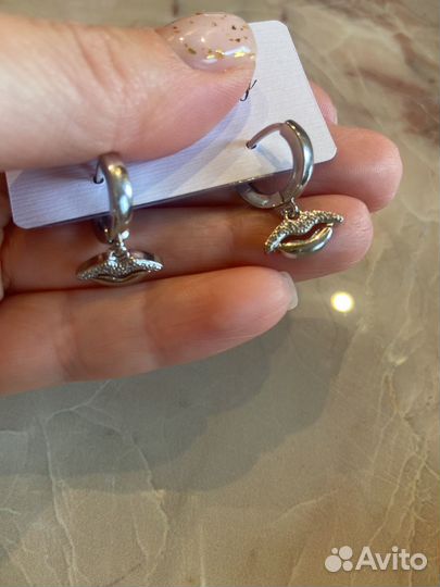 Серьги губы