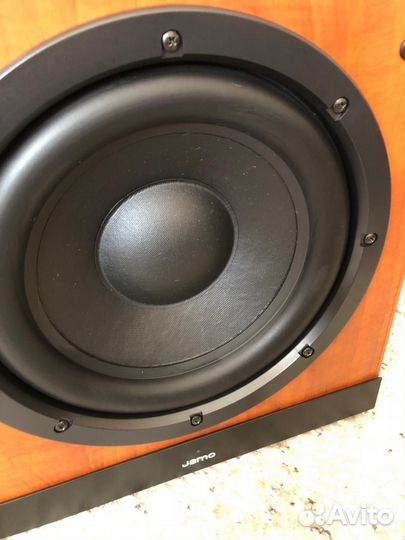 Активный сабвуфер