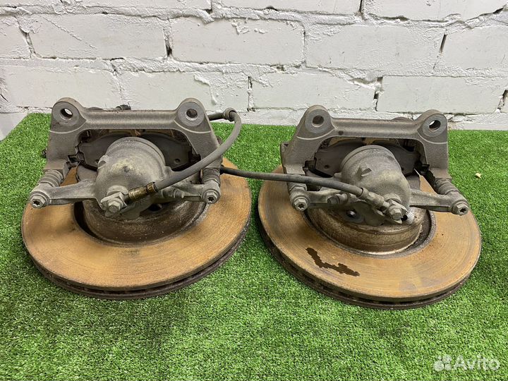 Комплект передних тормозов vag mqb 312