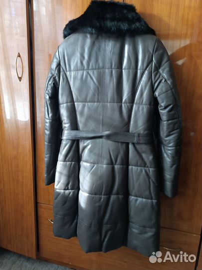 Пальто натуральное кожаное 44 на подкладе с мехом