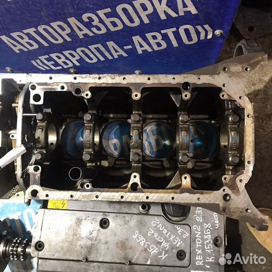 Двигатель в разборе Ssang Yong Rexton 2 G23D