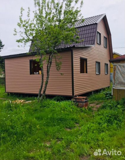 Бригада строителей