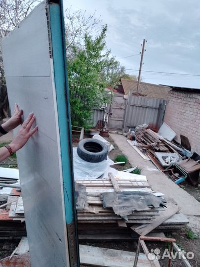 Железная дверь