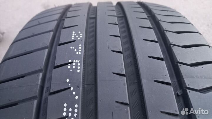 Kapsen K3000 245/40 R19 и 275/35 R19 100Y