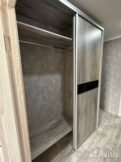 Современный шкаф купе