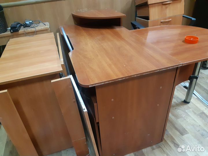 Письменный стол